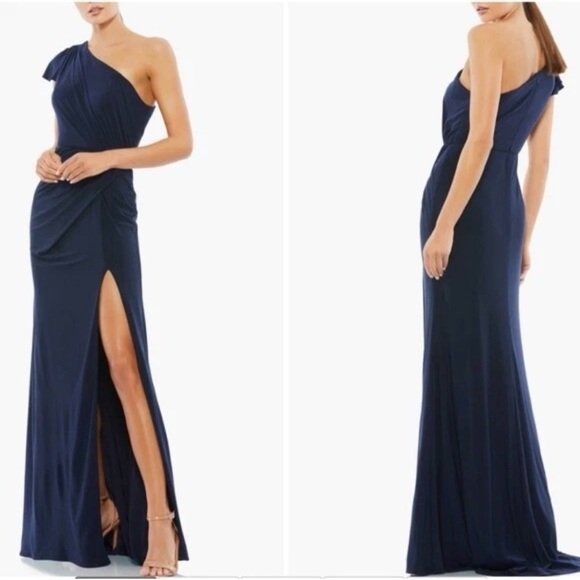 Mac Duggal Dresses & Skirts - NWOT Mac Duggal Navy One-Shoulder Gown size 16